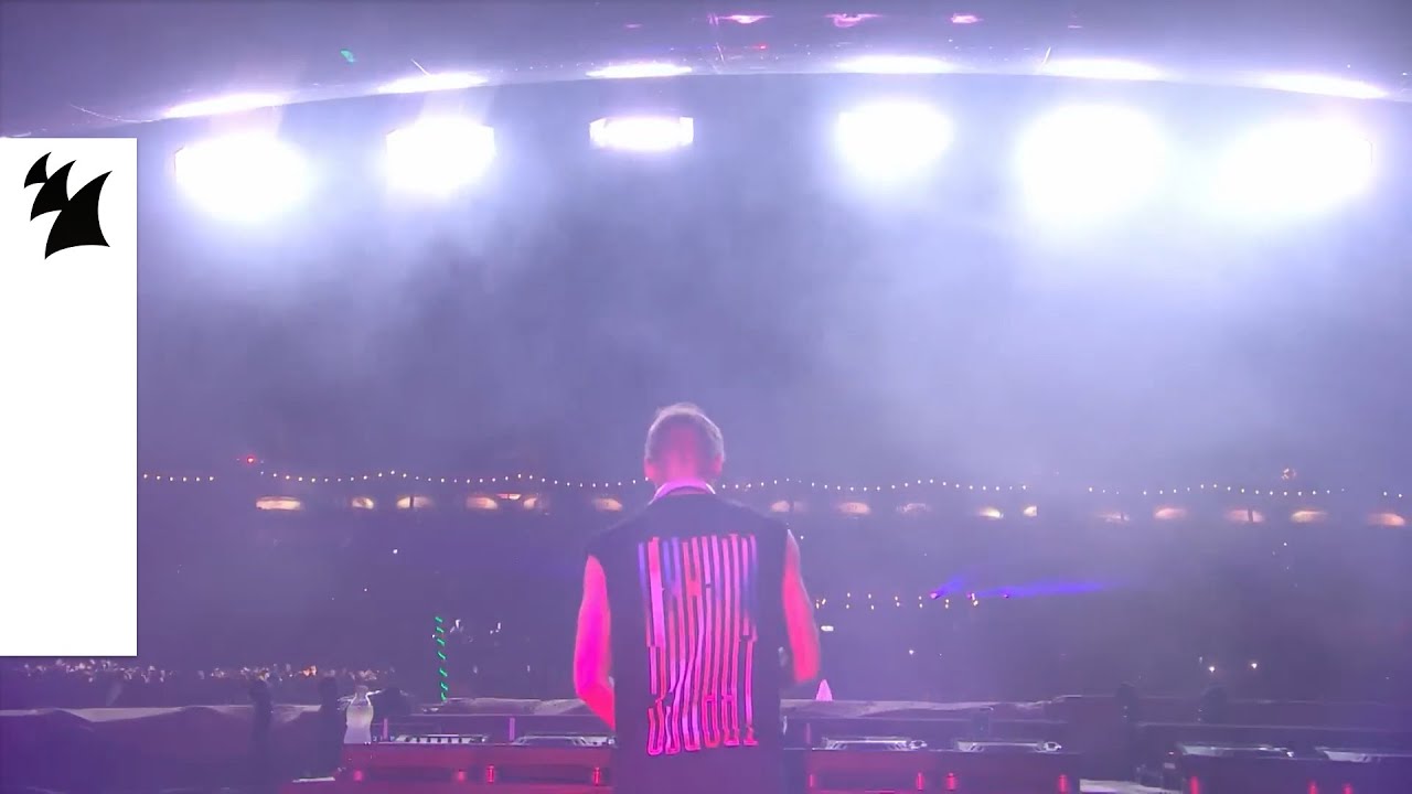 Armin van Buuren & Glockenbach - Sun Shines On Me (Live at Tomorrowland Brasil)