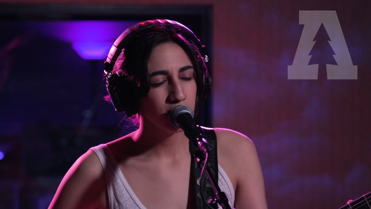 Common Holly - Playing House | Audiotree Live