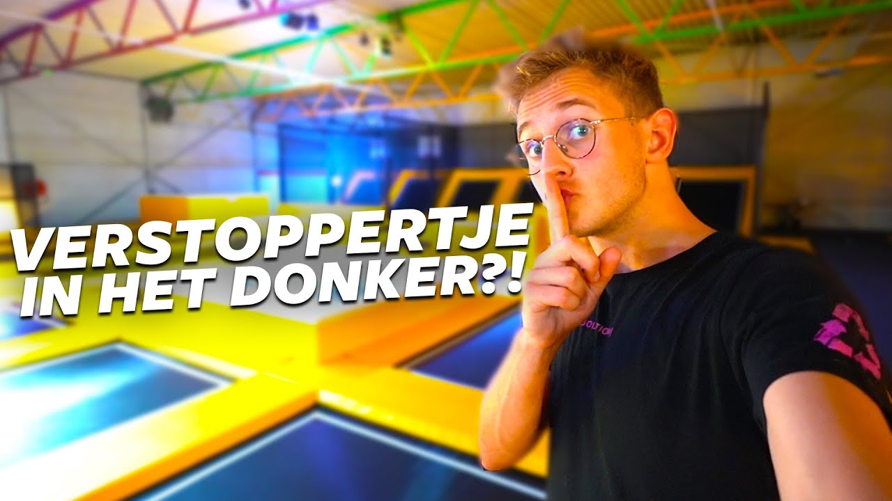 VERSTOPPERTJE IN EEN DONKER TRAMPOLINEPARK! | #221
