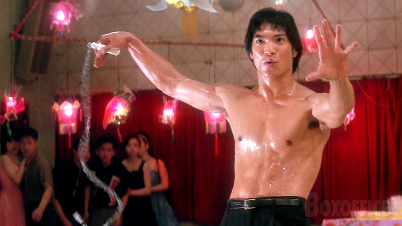 Bruce vs. Marinheiros | Dragão: A História de Bruce Lee | Clipe