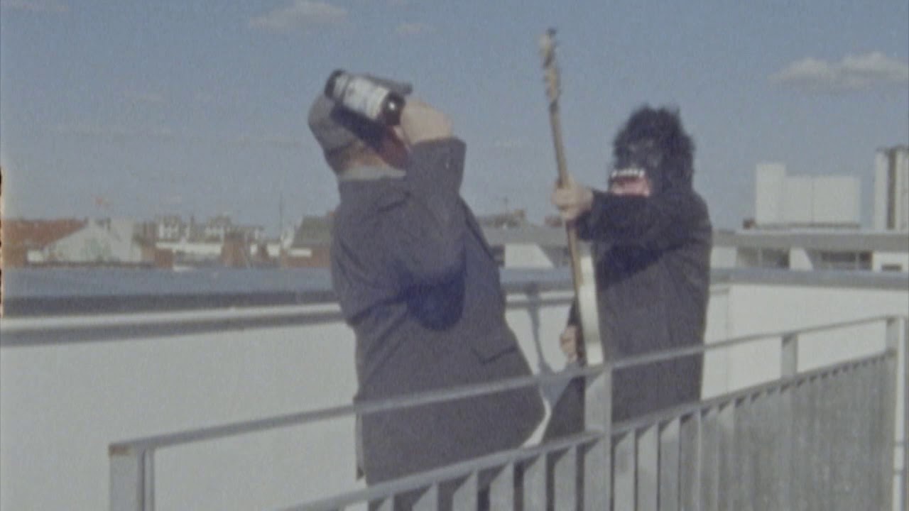 Eastie Ro!s - Affe mit Maschinengewehr