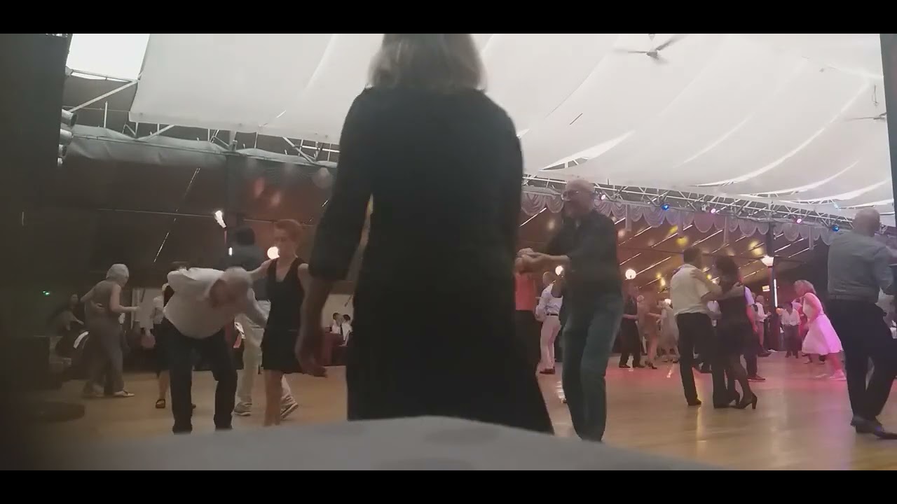 un bel après-midi de danse avec Isabelle Debarre, à Omlande, le 1er novembre 2022 (1/3).