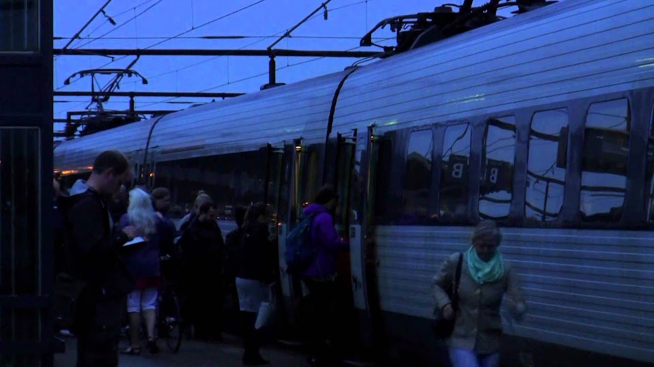 Dagen gryr på Roskilde station