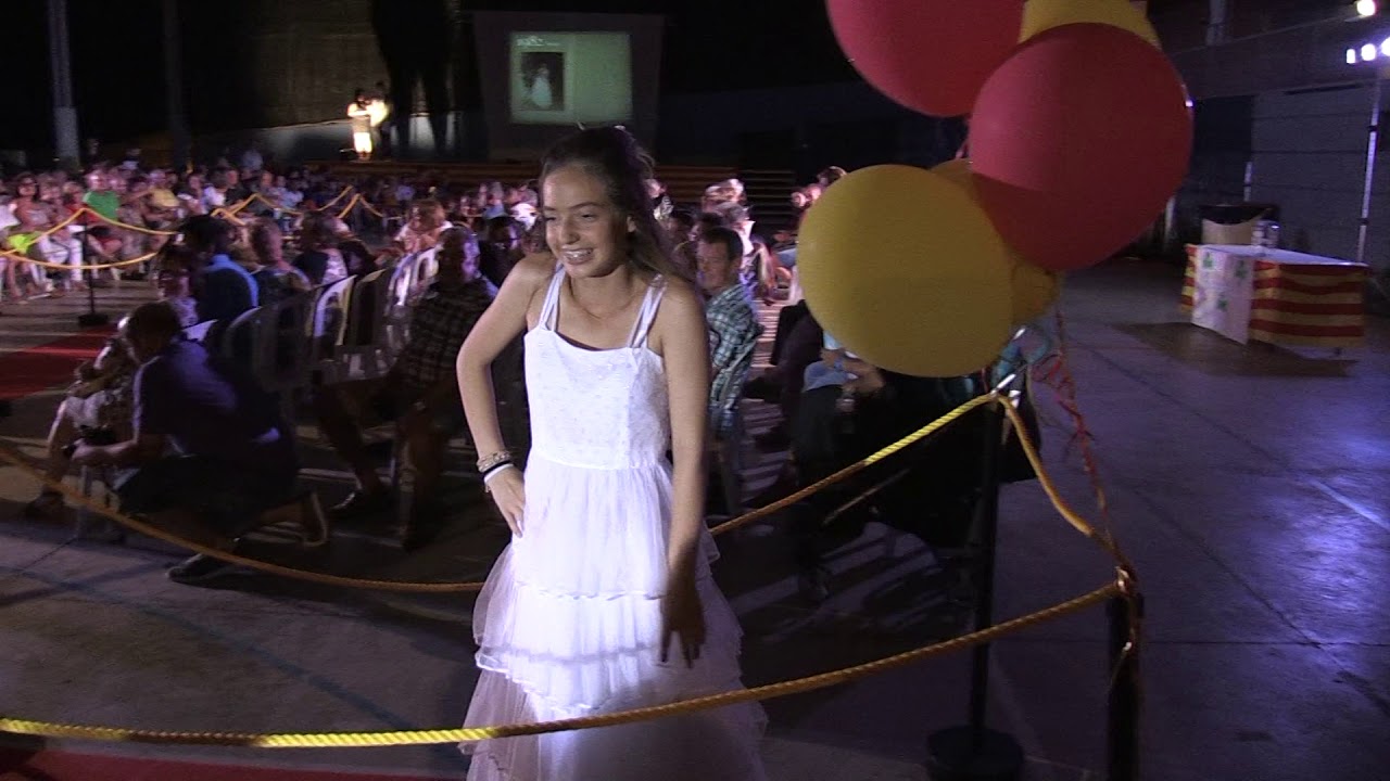 Anem de Festa: Desfilada de vestits de pubilles de Freginals