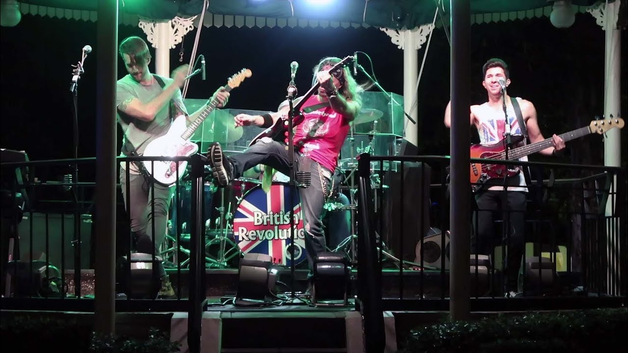 British Revolution at the Epcot UK Pavilion Full Set