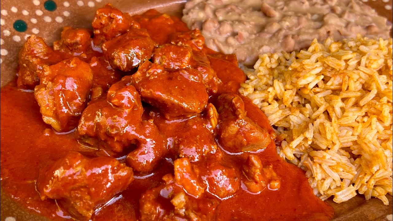 CARNE DE PUERCO EN CHILE COLORADO / CHILE COLORADO