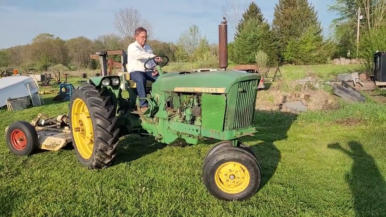 John Deere 2010 Gas Tractor – Narrow Front, 3PT Hitch, Wheel Weights | Walkaround & Specs
