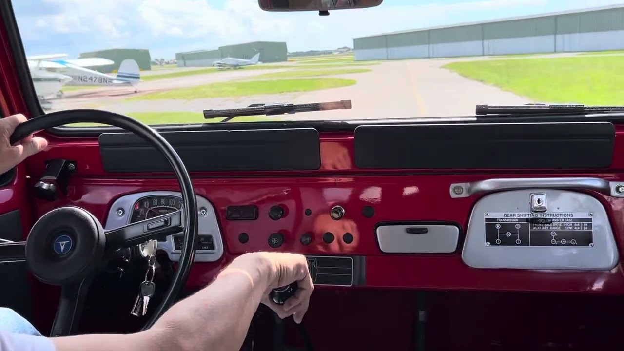 1976 Toyota FJ43 Driving video