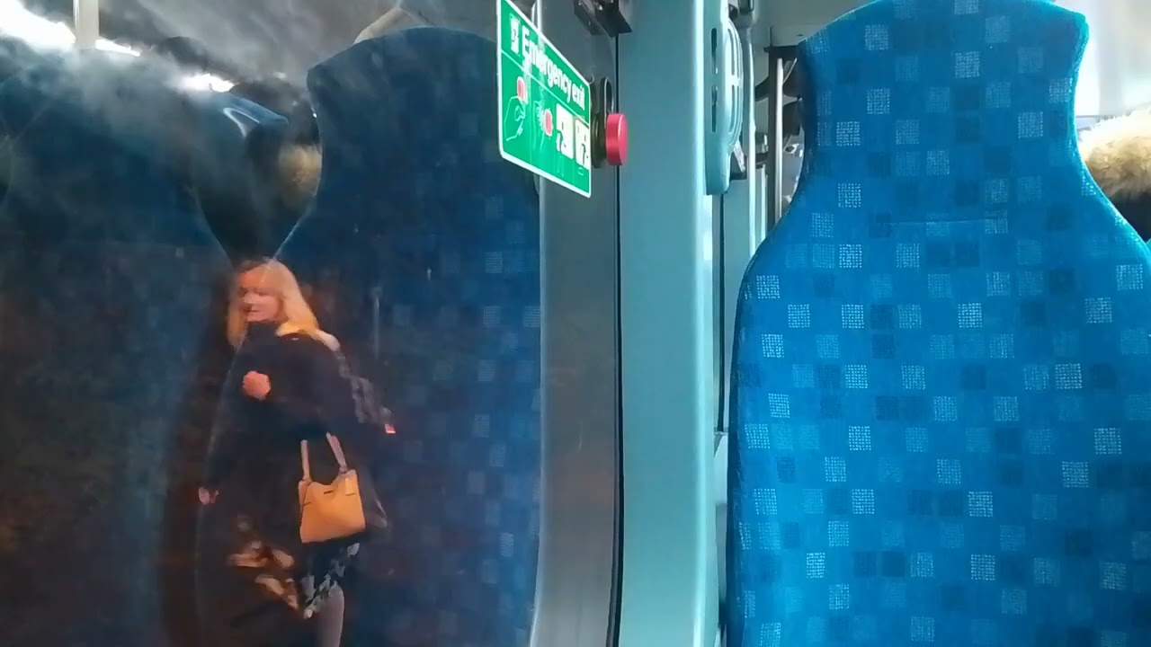 AL ED105 On Bus Route 466