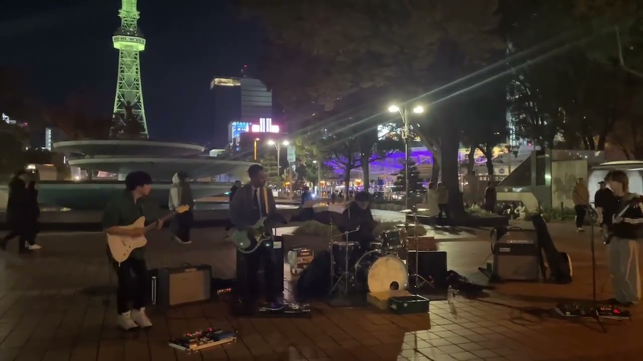 【人生初】ギタリスト、路上でセッションする【一番左】