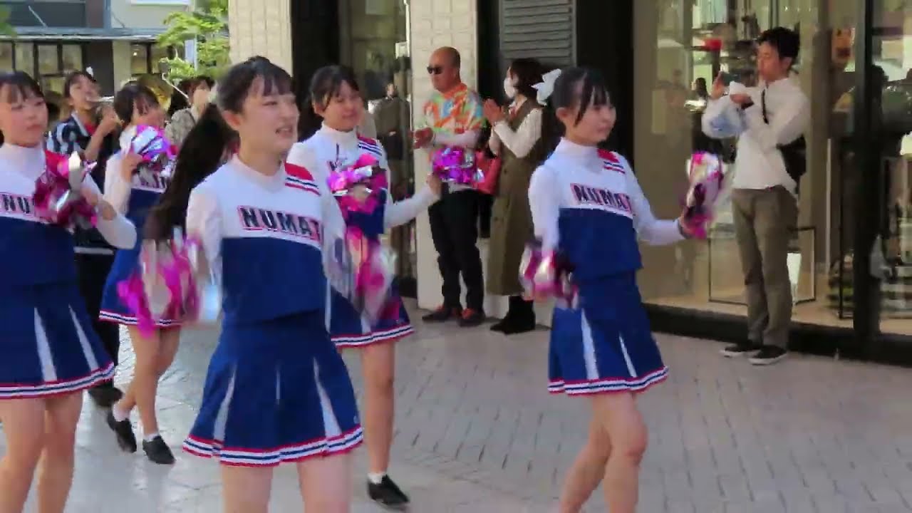 沼田高等学校吹奏楽部　パレード　16時の部　The HAPPY Hallowin　ジアウトレット広島　2Fアウトレットフロア　2023年10月21日
