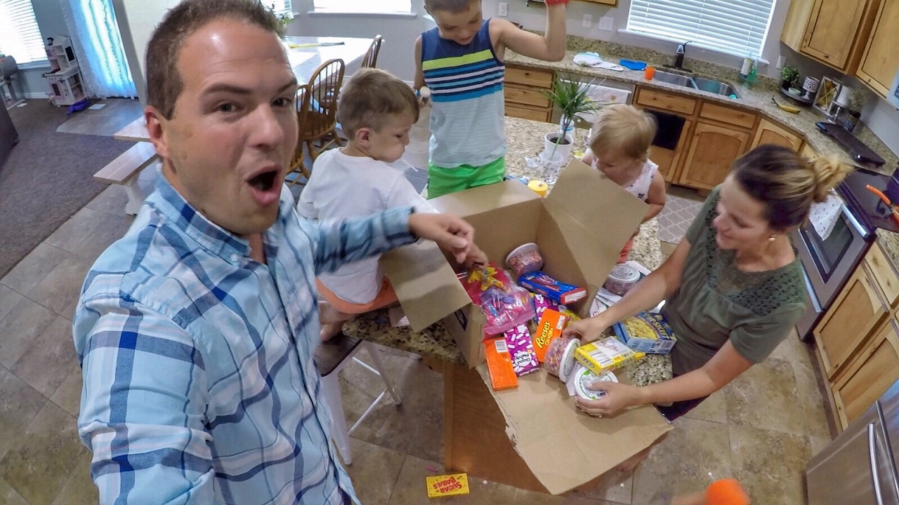 😱 OUR BIGGEST FAM MAIL HAUL EVER! 📦