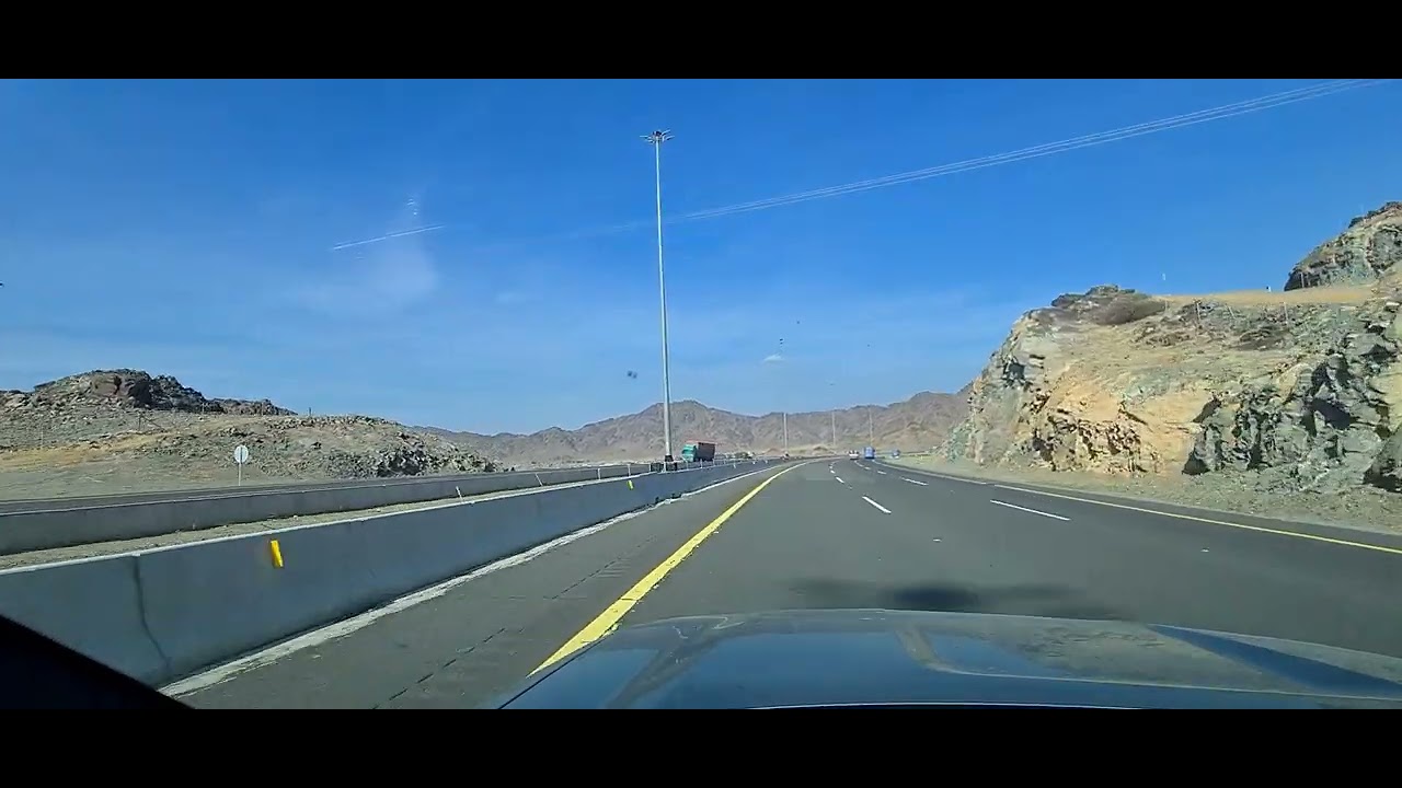 الطريق بين المدينة المنورة وحائل