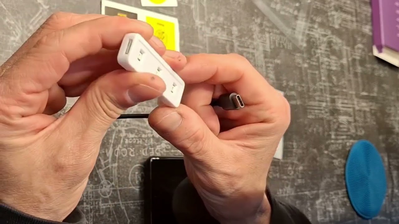 Szkło hartowane Banan Ultra (3D UV) - unboxing i wymiana starego na nowe. Tu wersja mojego synka.