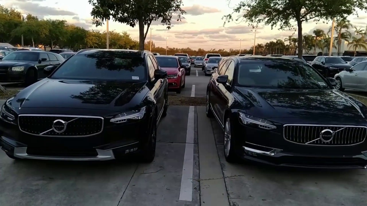 Visual Comparison - Volvo V90 Cross Country vs Volvo V90 Inscription