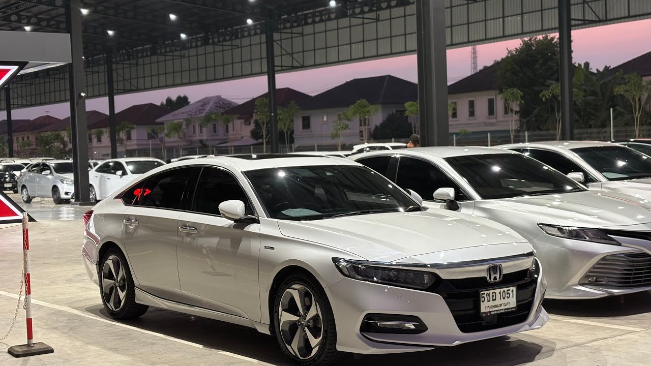รวมรถฮอนด้าที่เพชรยนต์ครบทุกหมวดเก๋งเล็กเก๋งใหญ่SUV ฟรีดาวน์ได้ทุกคันสนใจโทร0623947748