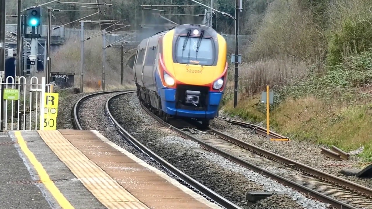 Trains at: Elstree & Borehamwood - 19 February, 2020