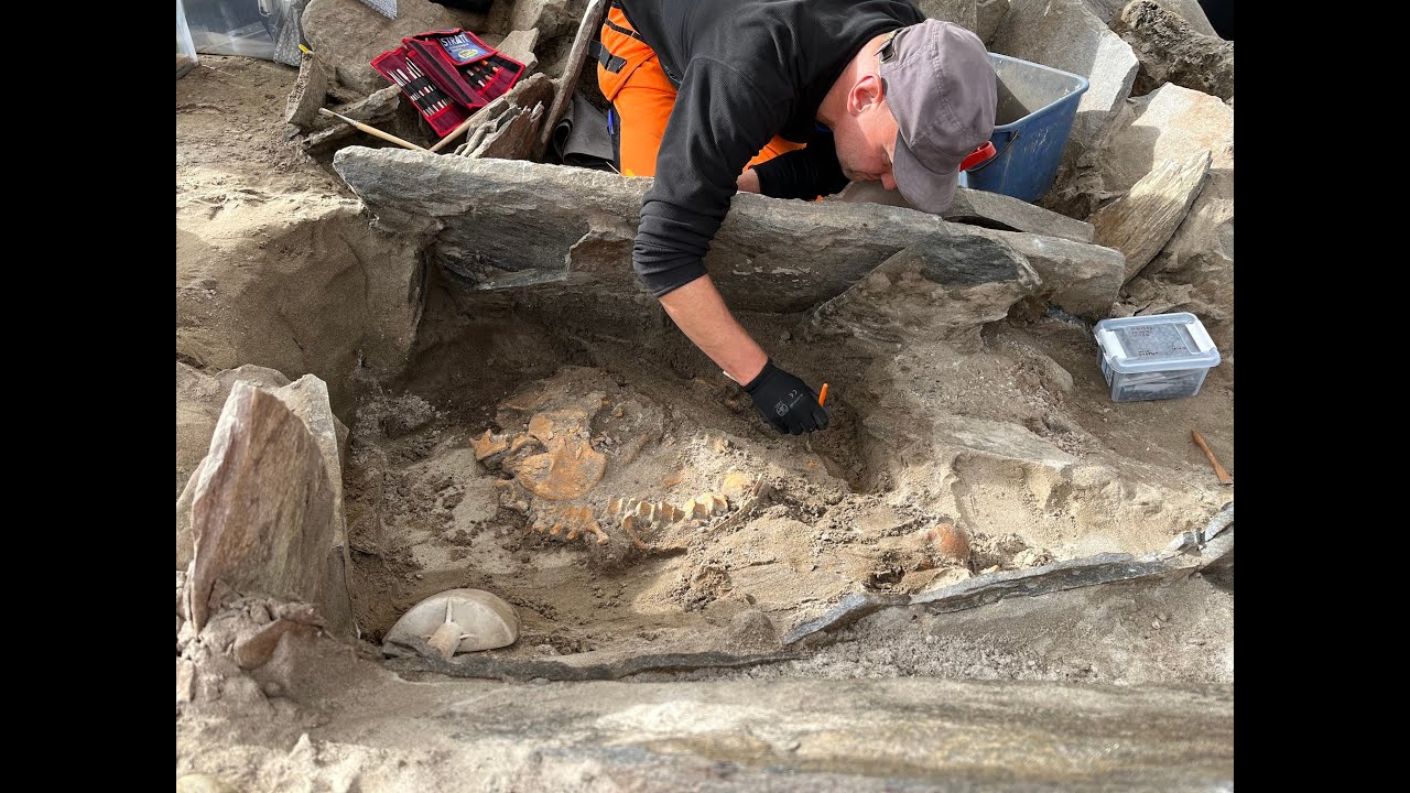 4000 år gammel steinaldergrav fra Selje på Vestlandet