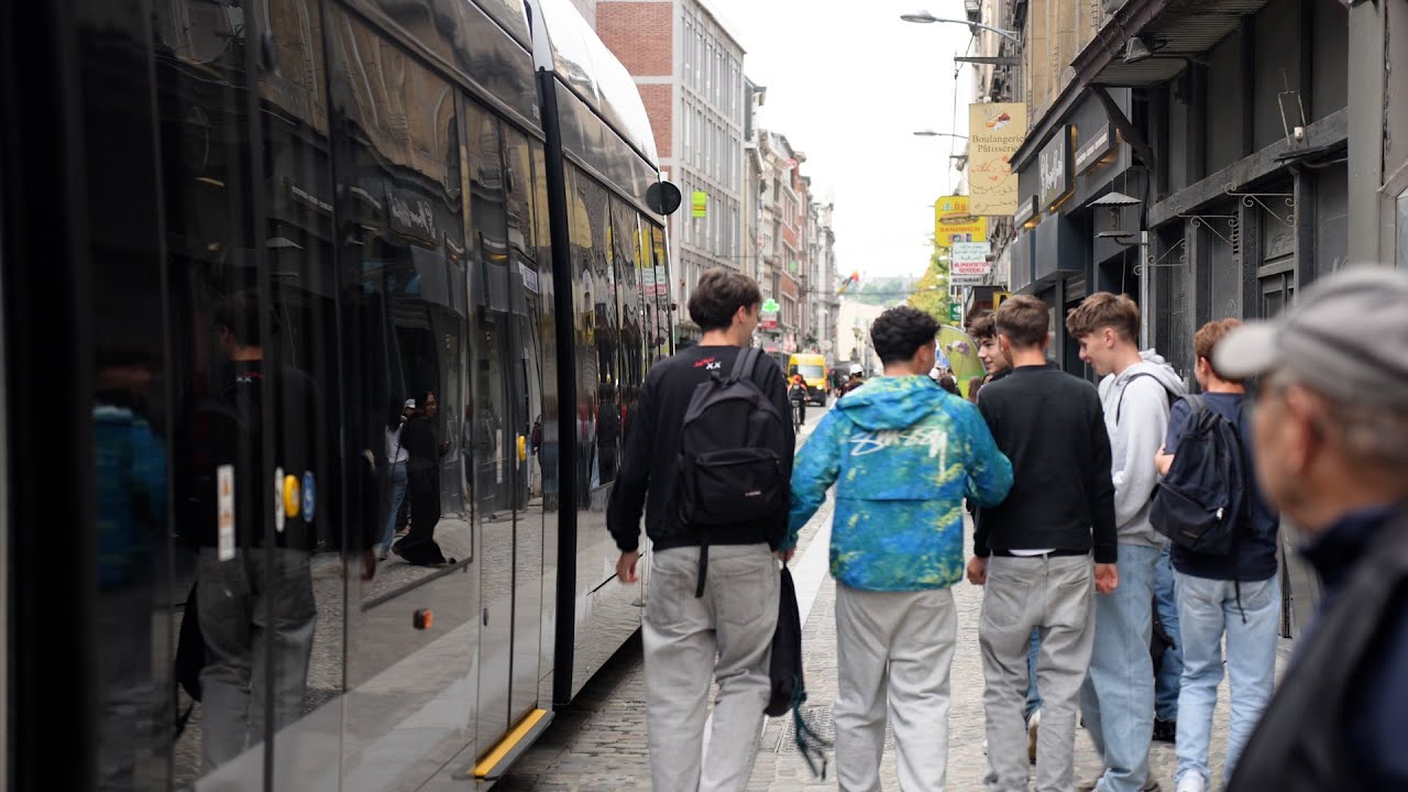 Tram en commun S07#01 : Un été chargé et agité