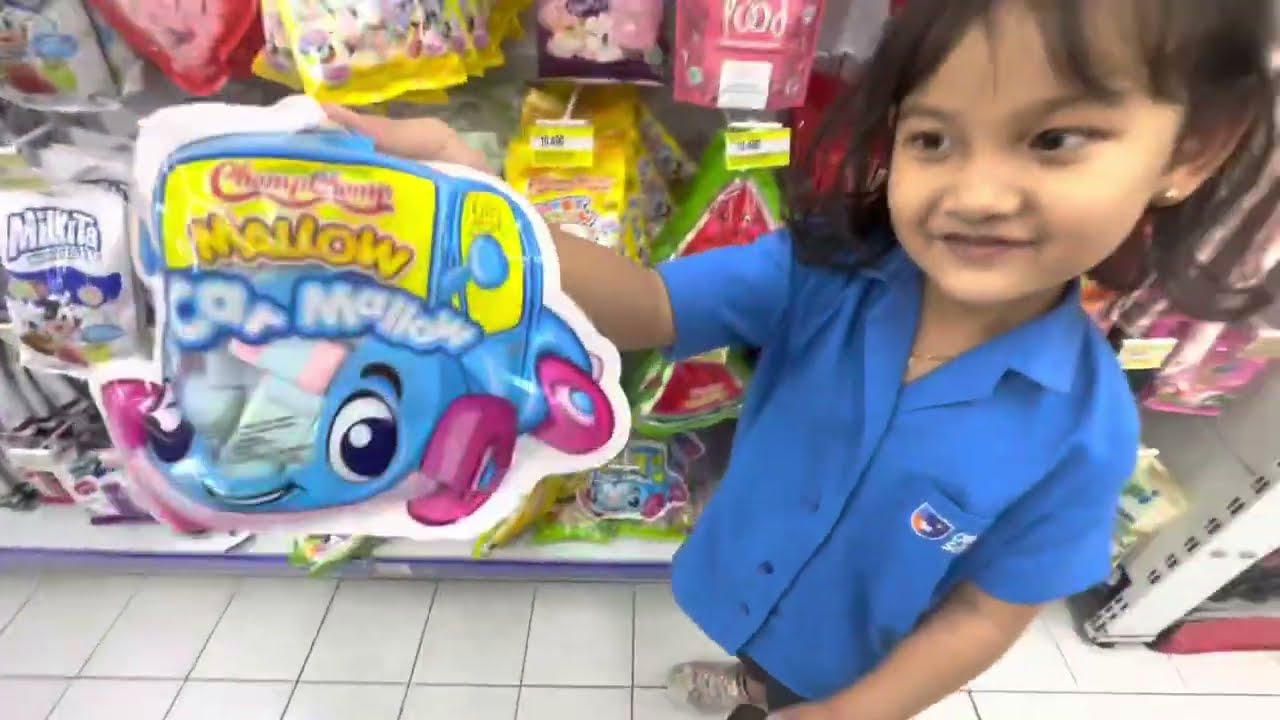 Stella Jajan Serba BIRU ❗️Belanja di Hypermart Jogja City Mall