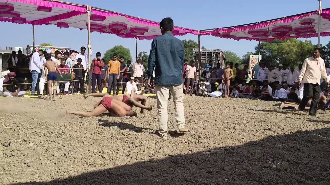 आंबील वडगाव ता. जी बीड कुस्ती मैदान 