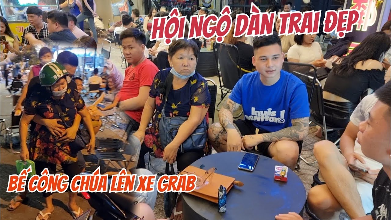 Dì Chức Coi Bói Cho Dàn Trai Đẹp,A Quang Bế Công Chúa Lên Xe Grab