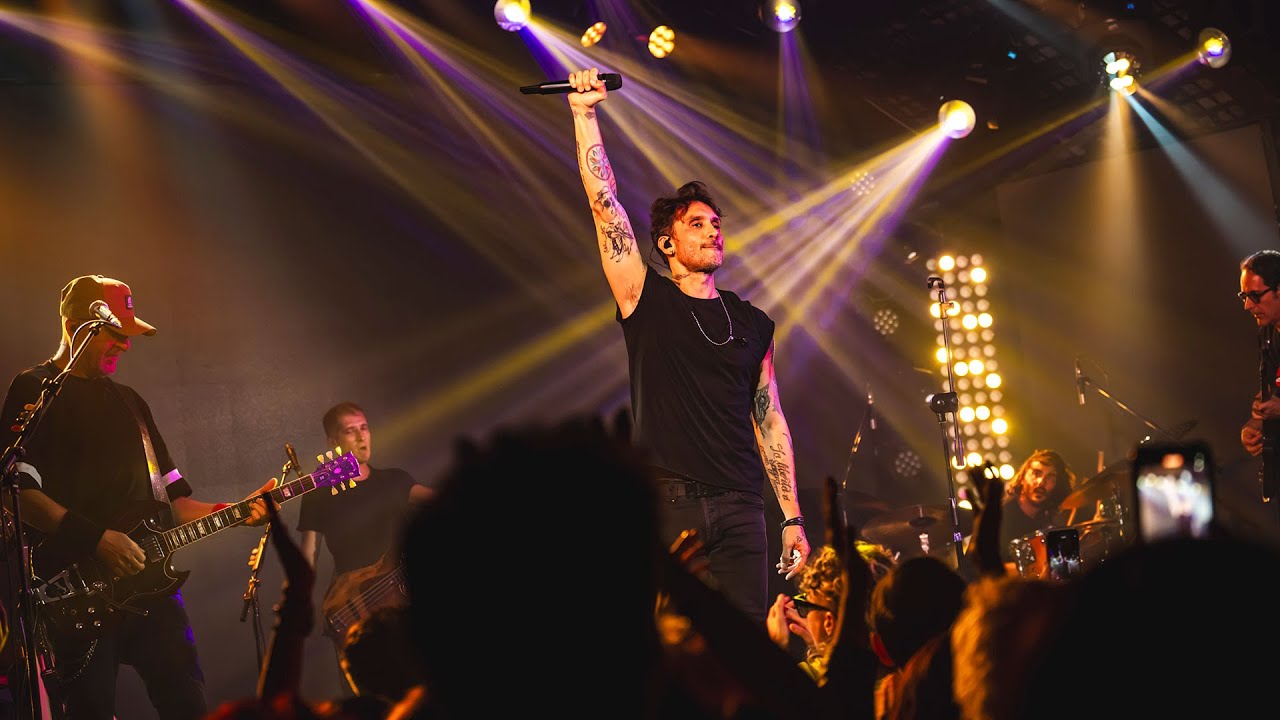 Pensa - Fabrizio Moro (Radio Italia Live 19/12/2025)