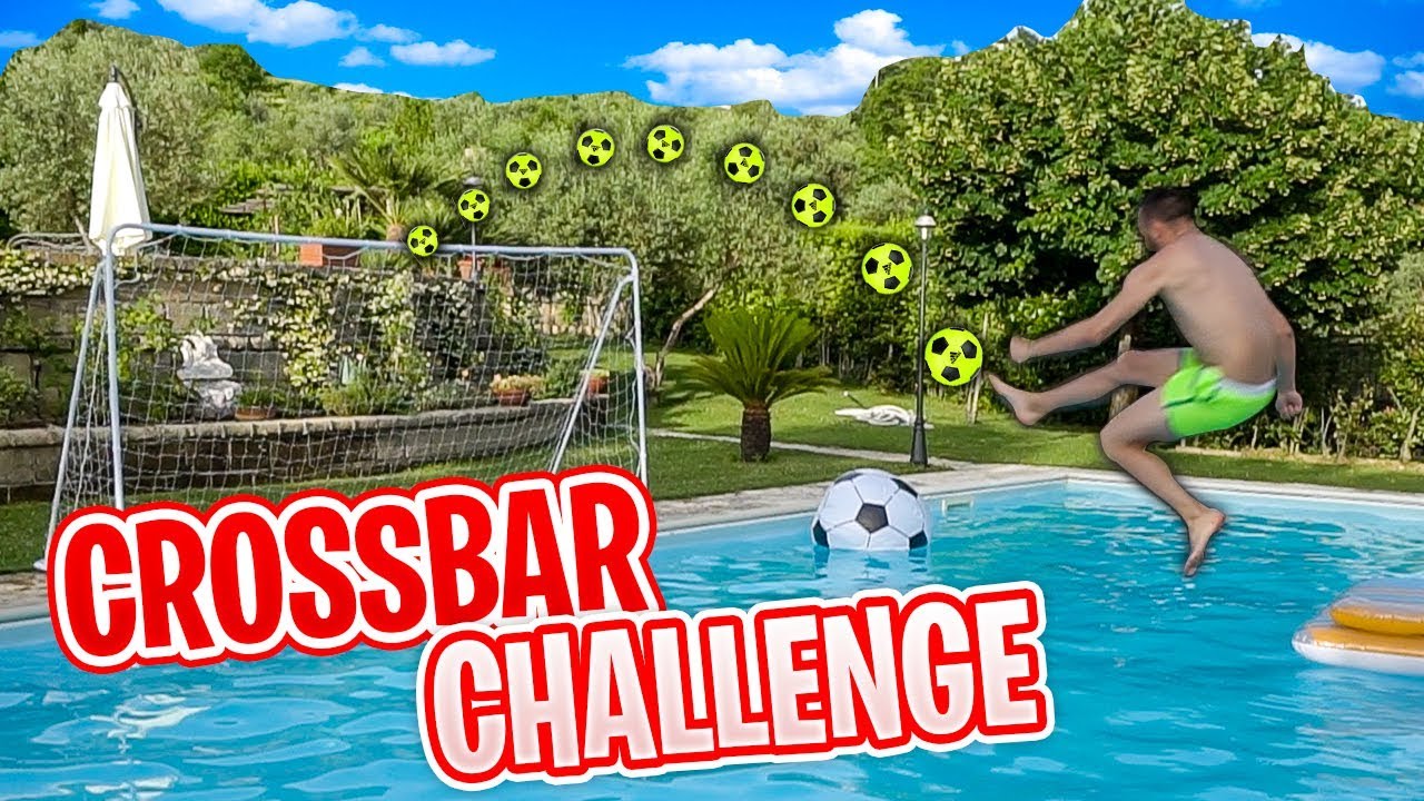 ⚽CROSSBAR CHALLENGE IN PISCINA! 🌊