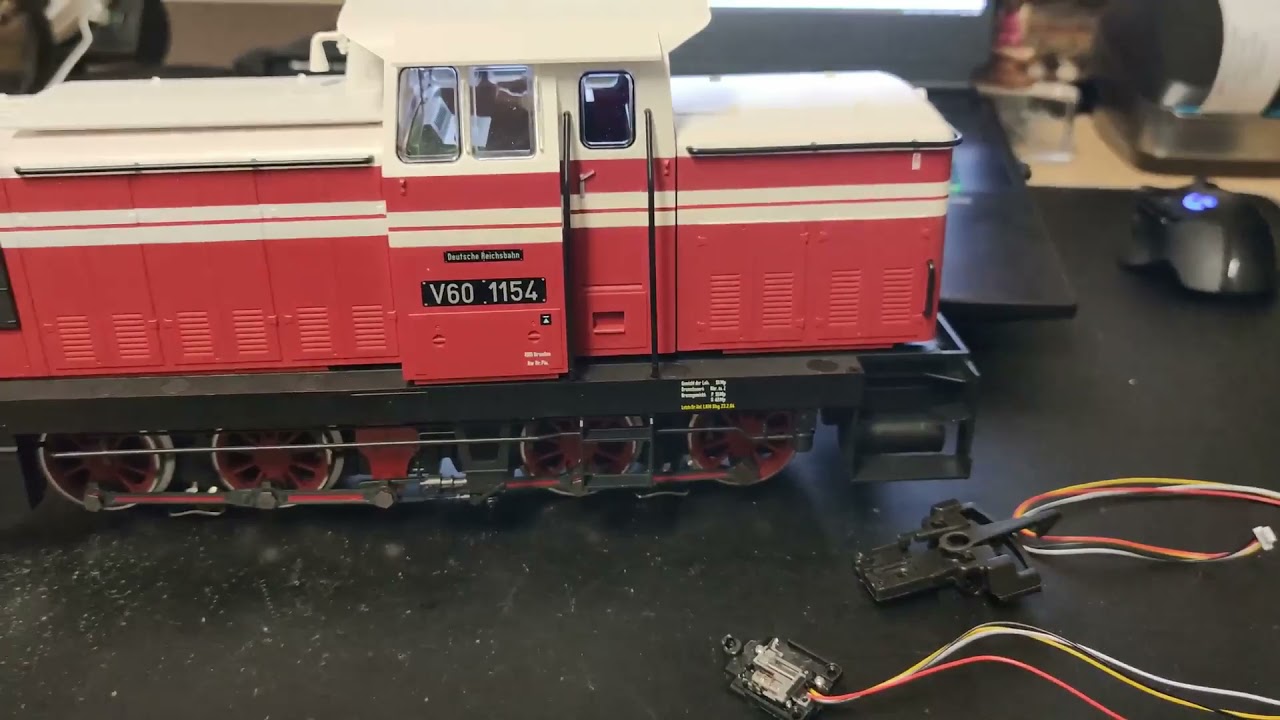 PIKO G V60 mit elektrischer Rangierkupplung Einbau an SmartDecoder