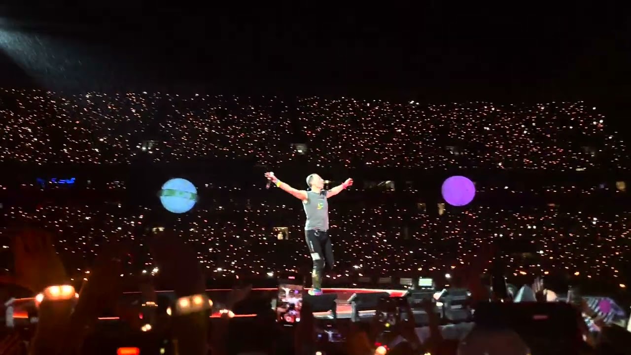 Coldplay - Fix You, Live at Johan Cruijff ArenA Amsterdam
