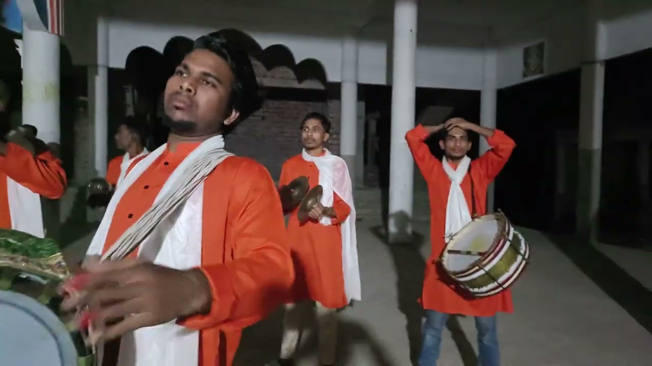 নিউ আকাশ ব্যান্ড পার্টি   হাজিগঞ্জ বলাকাল  ০১৮১৯৮৬৫২৩৫  