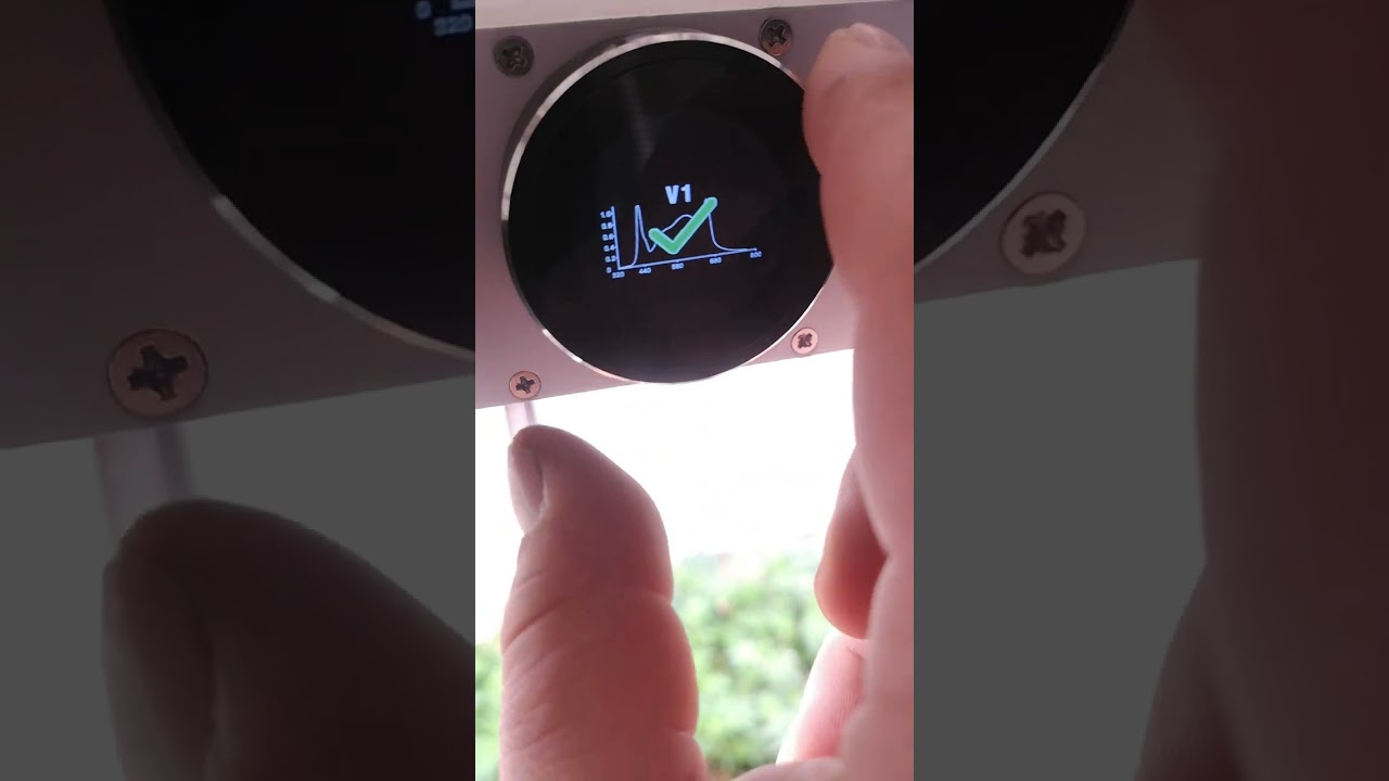 From Veg to Bloom in 2 Seconds &ndash; The Future of Indoor Growing!