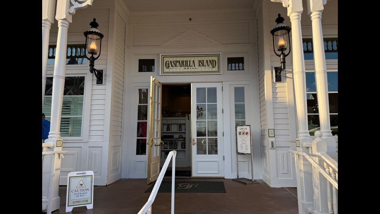 Breakfast at Gasparilla Island Grill at the Grand Floridian Cafe.