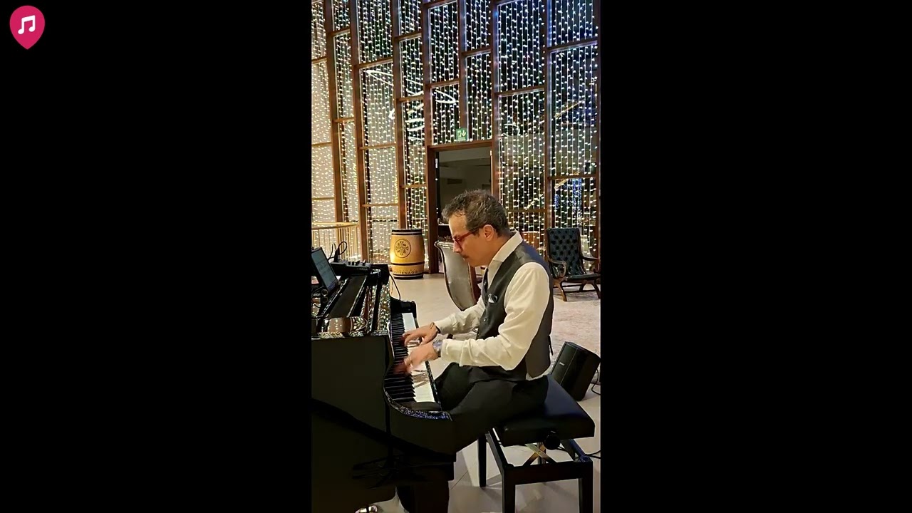 Solo Pianist for weddings & events in Italy - Garda Wedding Pianist