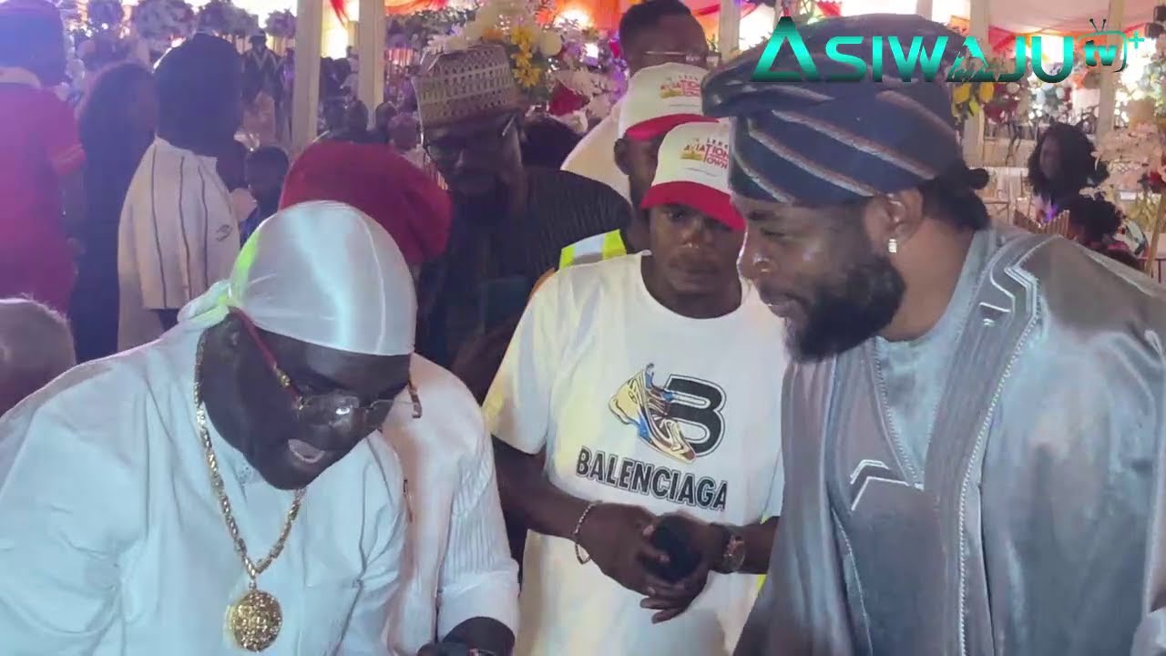 ABU ABEL POSTRATE TO GREET LEGENDARY FUJI SINGER ABASS OBESERE