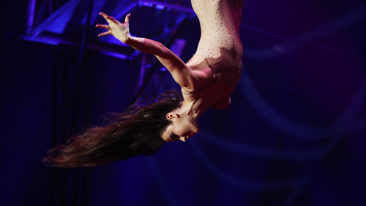 Aleksandra Kiedrowicz Aerial hoop solo 2024 Heilbronner weihnachtscircus