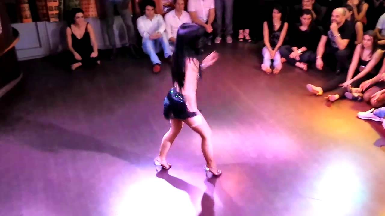 Carla Voconi in Pachanga @ Caribe Club [Genova] 08Feb2014