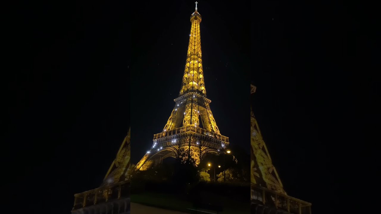 Eiffel Tower Paris, Blinking lights #paris #eiffeltower #shorts