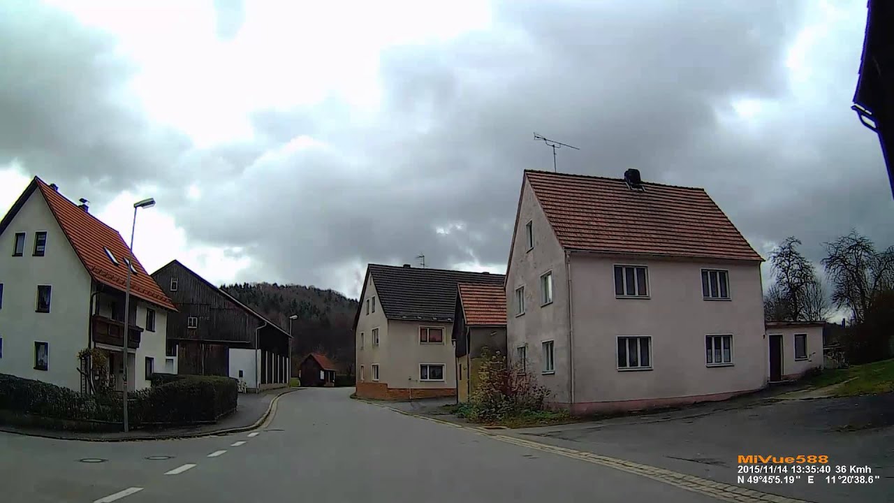 D: Stadelhofen. Markt G&ouml;&szlig;weinstein. Landkreis Forchheim. Ortsdurchfahrt. November 2015