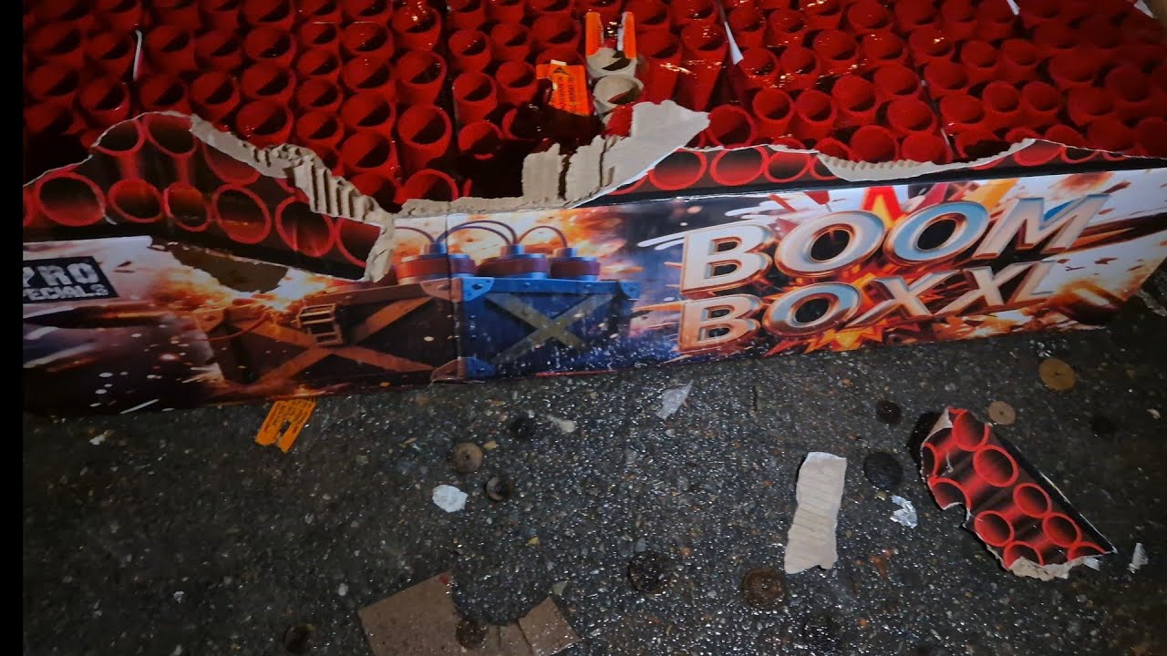 Boombox xl pyro specials 218 shots