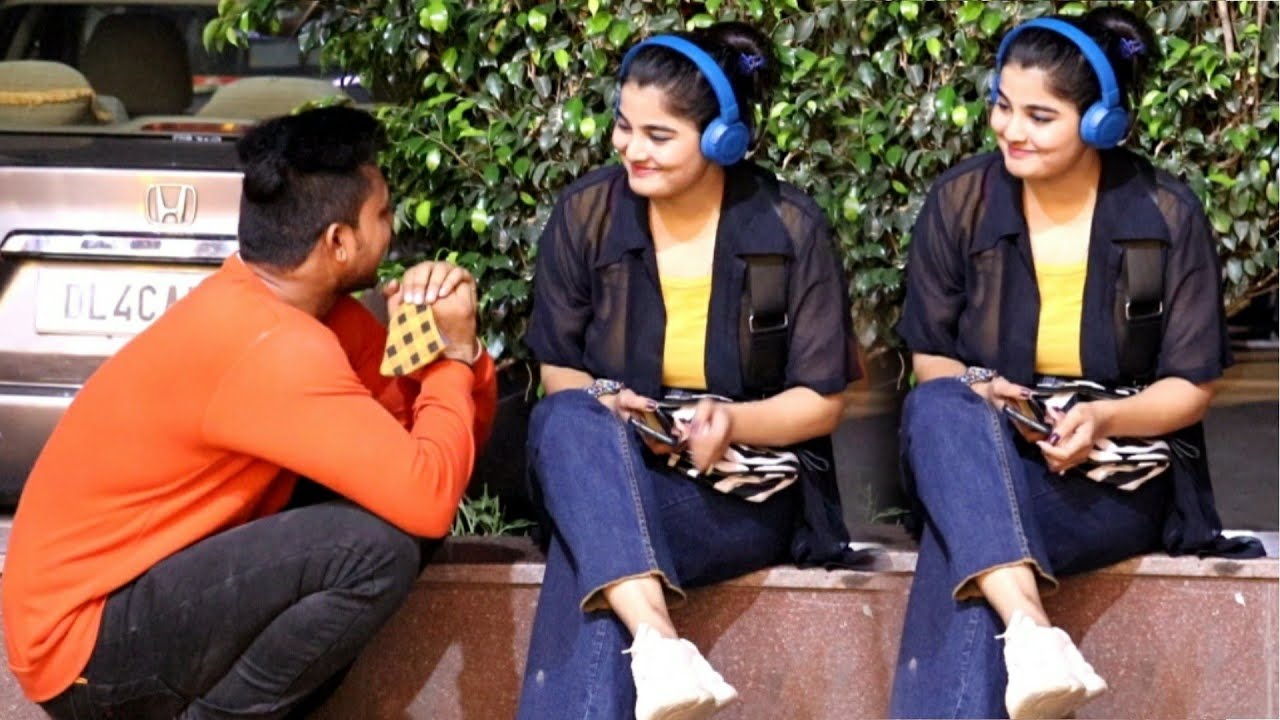 Staring prank on lady doctor gone funny🤣, दिन में सूरज रात में सितारा, बोलो तो बन जाऊं bf tumhara