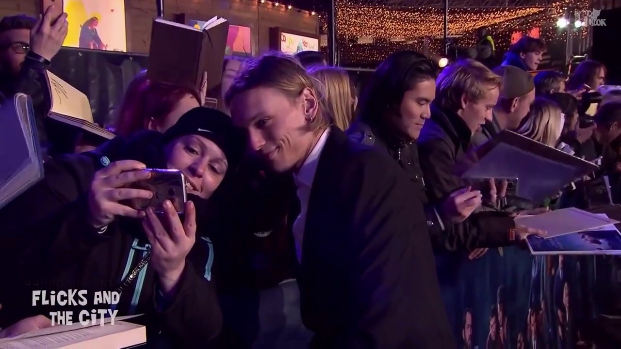 Jamie Campbell Bower Fantastic Beasts: The Crimes of Grindelwald - Premiere in London