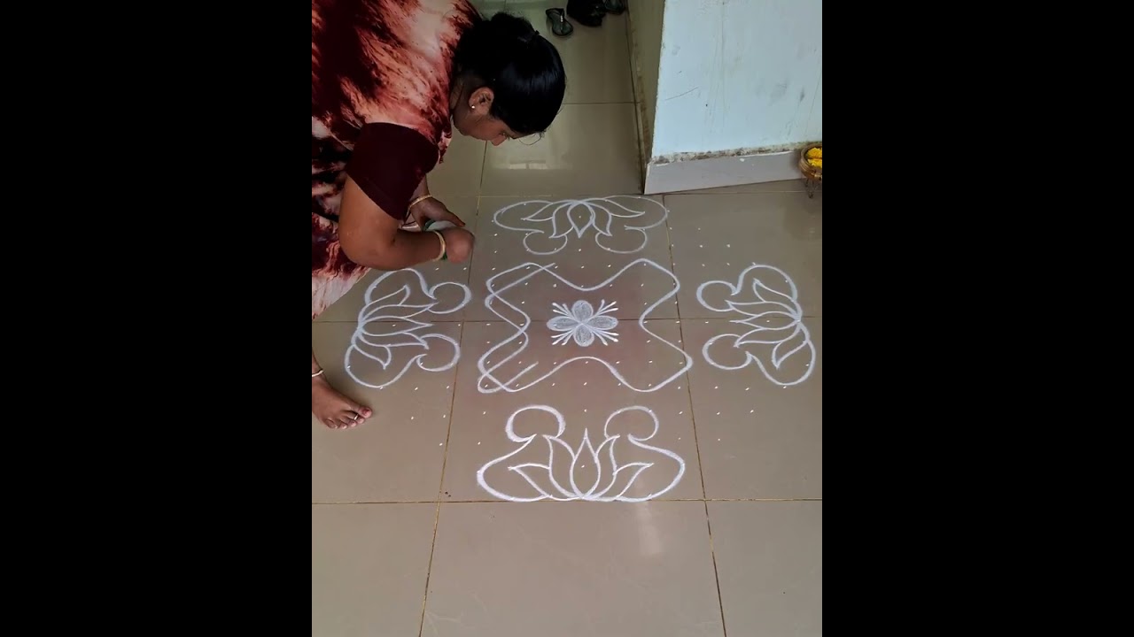 Sikkukolam with peacock rangolidesigns #rangoli #muggulu #kolam #trendingposts #mayilkolam 