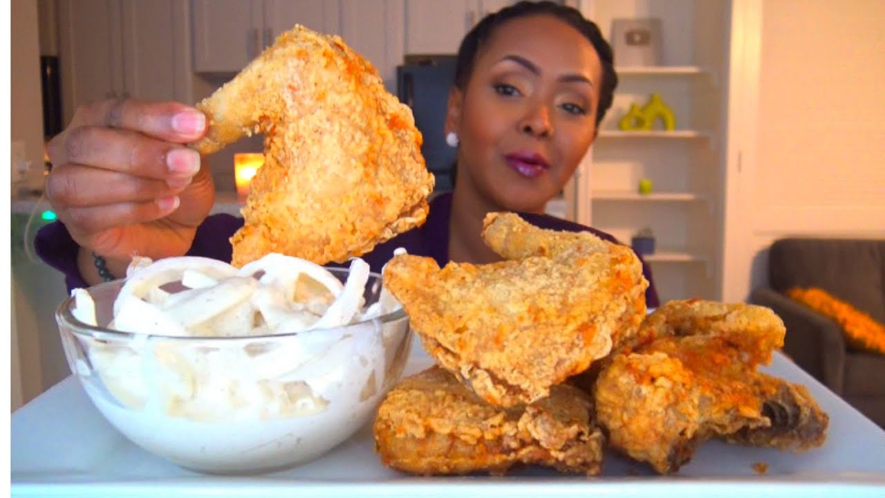 ASMR FRIED CORNISH HEN & CREAMY ONION SALAD (KOREAN) * اكل فراخ مقلي وسلطة بصل كورية
