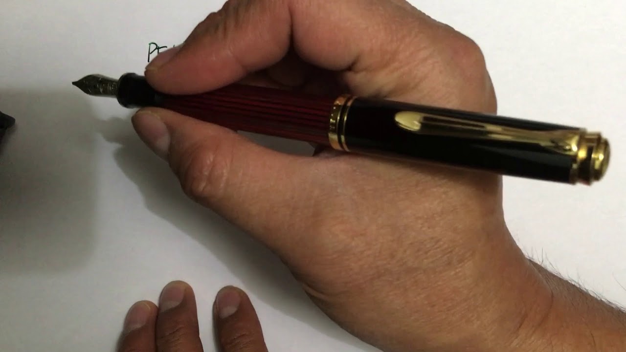 PLUMAS ESTILOGRAFICAS: Pelikan Souver&auml;n M-600 Roja y Pilot Namiki Falcon Negra