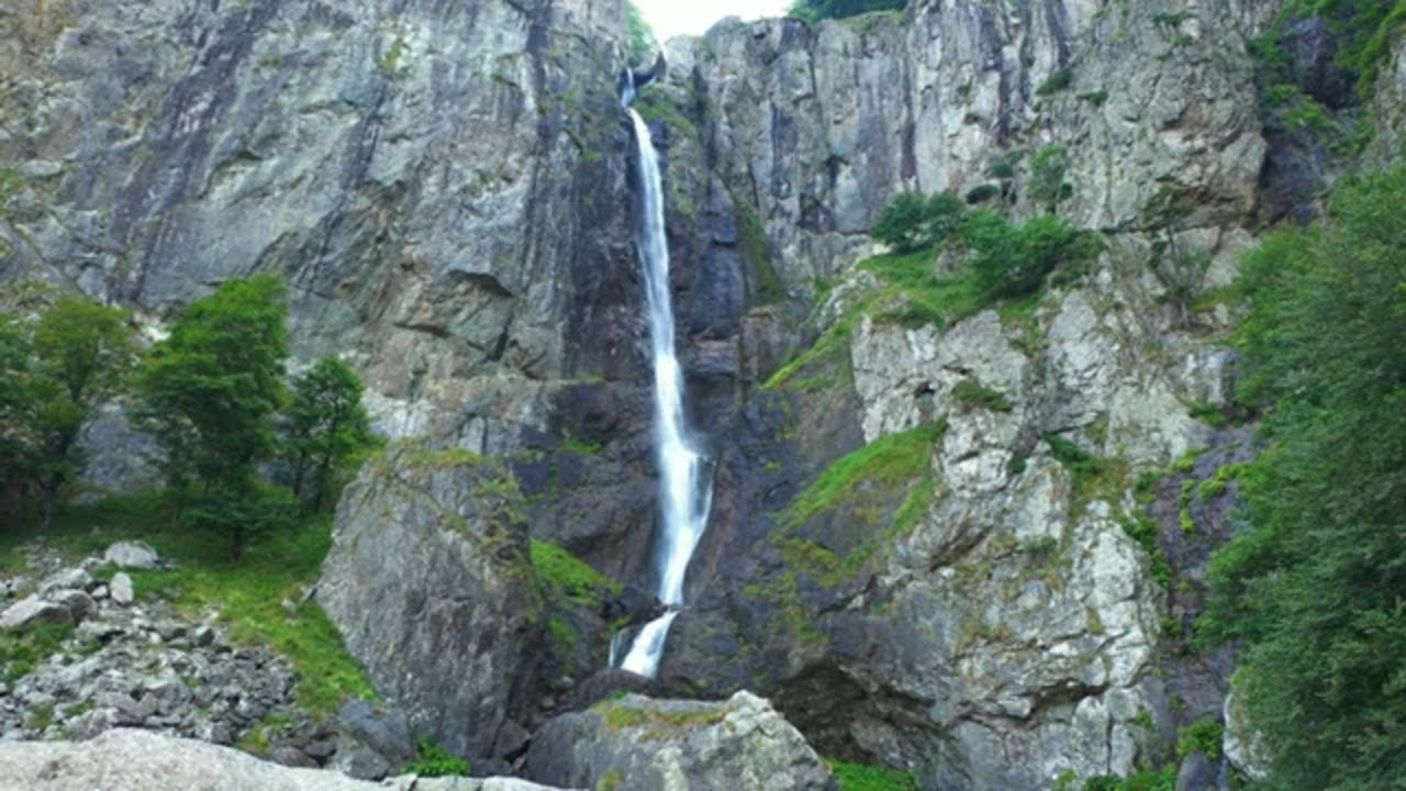 Кадемлийско пръскало / Relaxing music Kademliisko Waterfall - Bulgaria by Drone