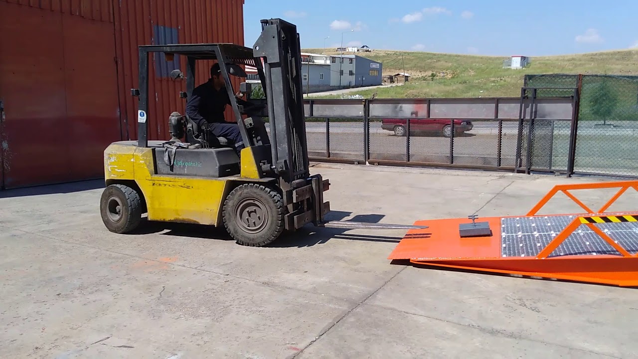 SAURUS TAIL FREE MOBILE LOADING RAMP WITH FRONT IMPACT BUMPER