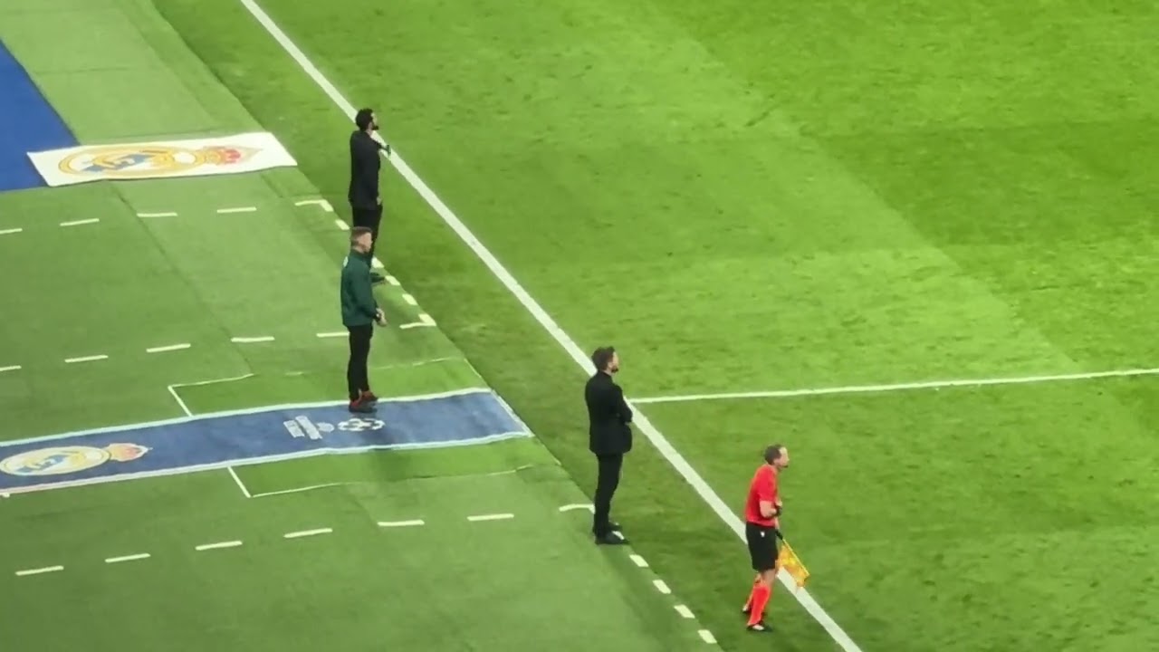 Glitch in the Matrix? 🤯 Arbeloa and Pocognoli Perfectly Synchronized!