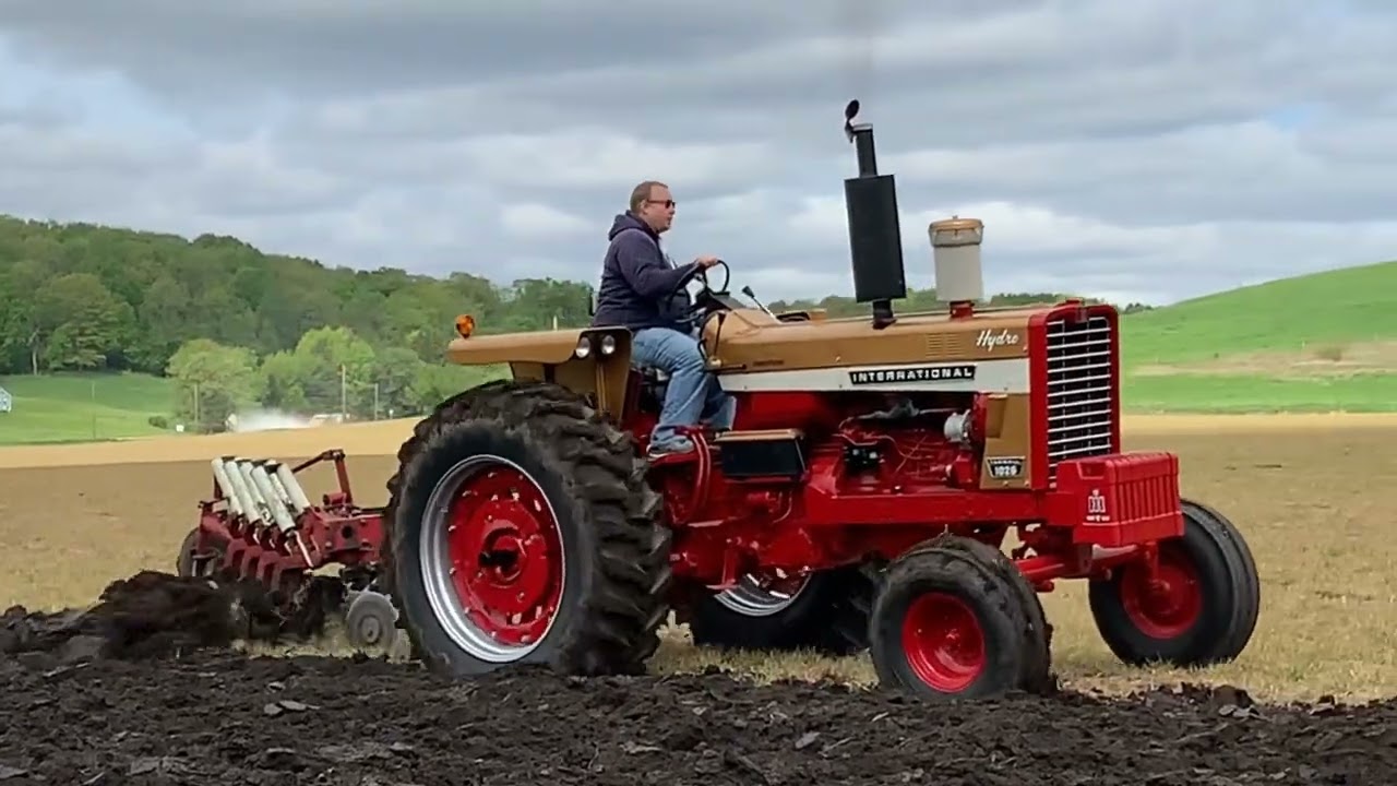 IH Gold Demonstrator- Individual Tractor History
