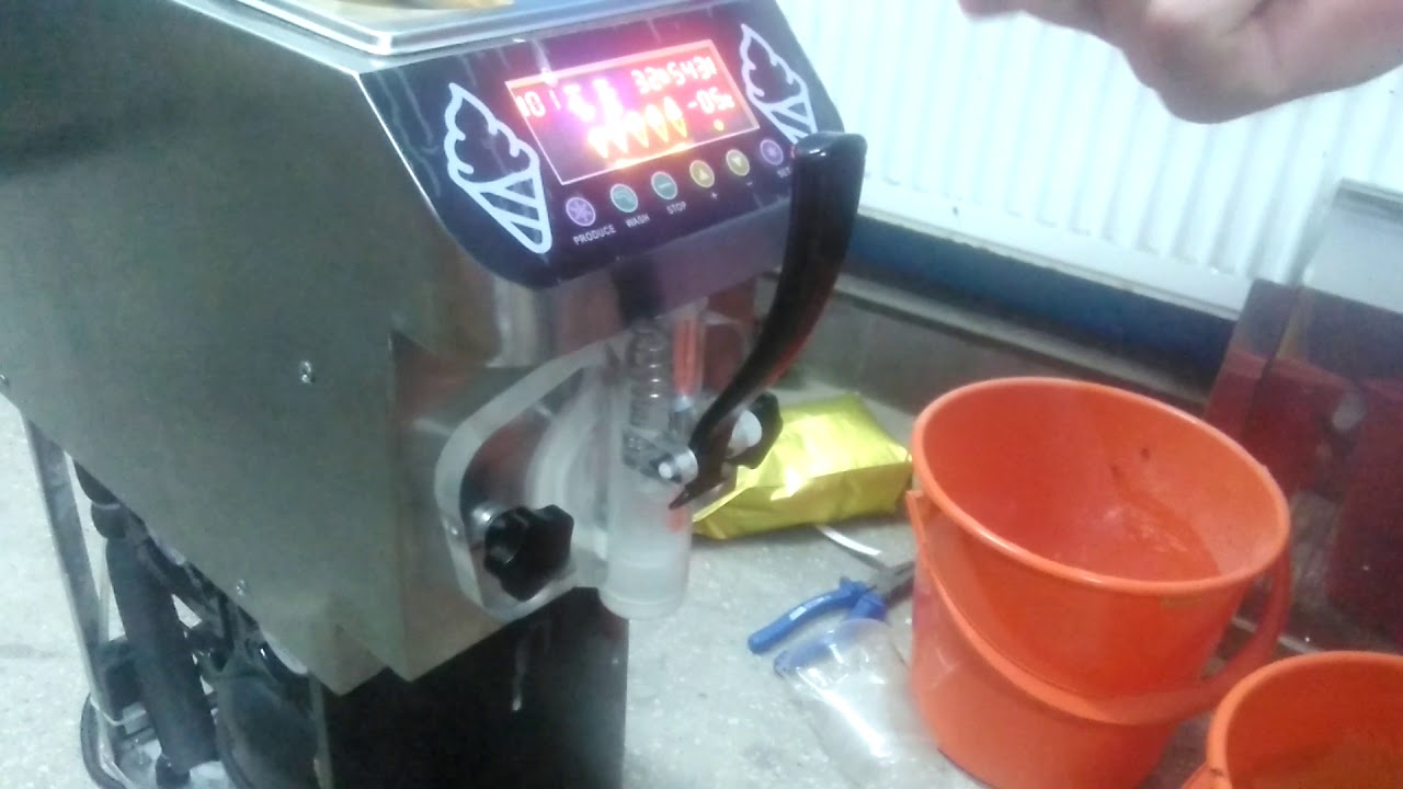 Фризер для мягкого мороженого / soft ice cream machine FREEZECREAM FC119-M выдача мороженого